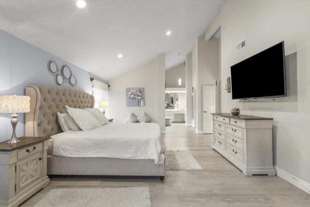 16761 Dry Creek Court, Morgan Hill CA: https://media.crmls.org/mediaz/e2d16410-4936-4268-863c-29703e6743fc.jpg