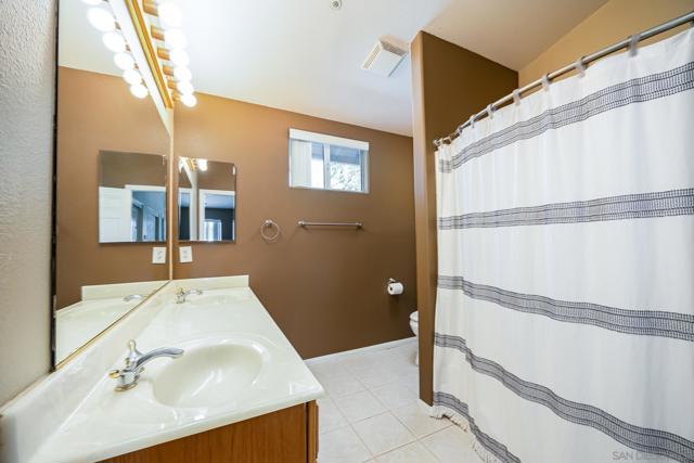 235 Loma Vista Pl, El Cajon CA: https://media.crmls.org/mediaz/e2d19969-b850-431a-876c-14df188fb8b9.jpg