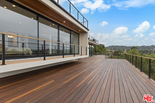 4671 Bedel Street, Woodland Hills CA: https://media.crmls.org/mediaz/e2d19b86-9a27-4f2d-b2b9-ac7c28c747b0.jpg