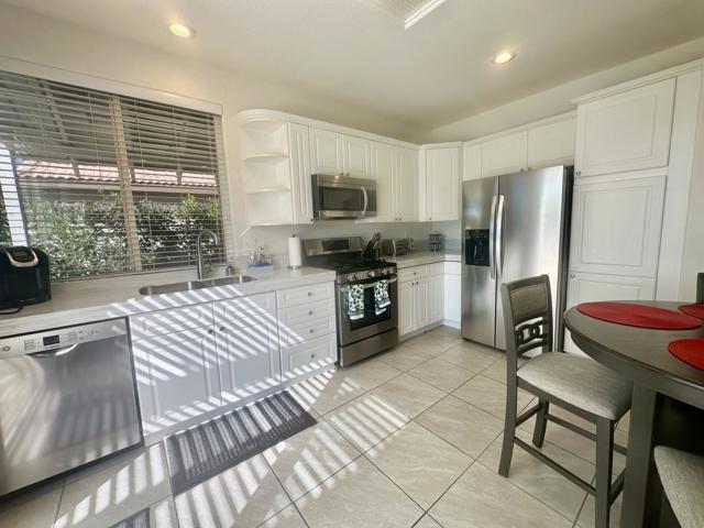 30 KITCHEN