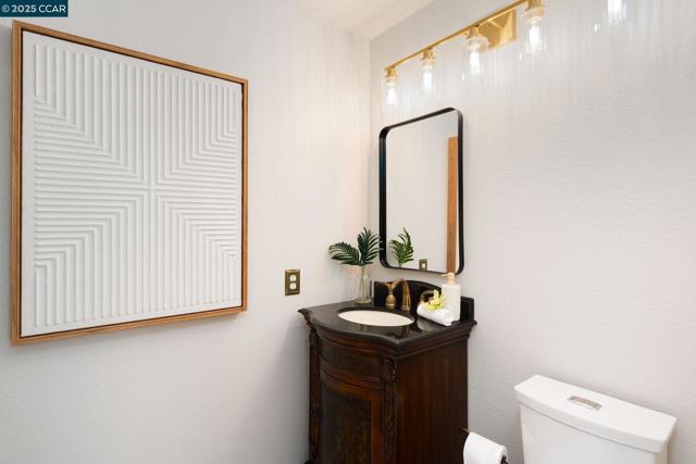 508 Zenith Ridge Dr, Danville CA: https://media.crmls.org/mediaz/e2d1b6c0-c190-4cf7-8693-82facdc7ed6a.jpg