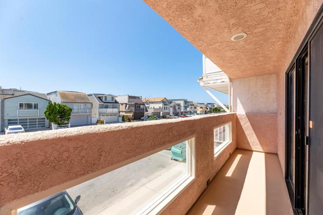 Detail Gallery Image 5 of 34 For 316 Ocean Dr, Oxnard,  CA 93035 - 4 Beds | 2/1 Baths