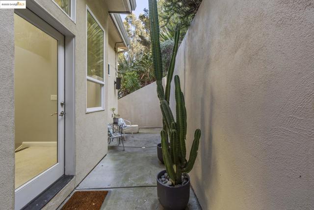205 Sheridan RD, Oakland CA: https://media.crmls.org/mediaz/e2d1e7c0-643b-417a-a4da-36d5e009f53b.jpg