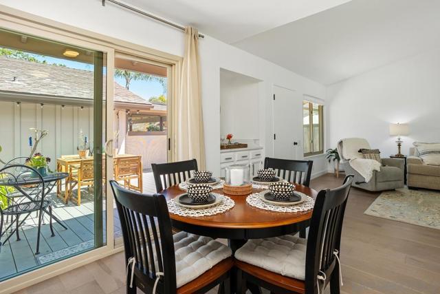 545 Shady Brook Pl, Escondido CA: https://media.crmls.org/mediaz/e2d1eff4-c227-400c-9aed-935ad2e005eb.jpg