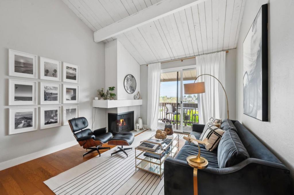 2101 Shoreline Drive #446