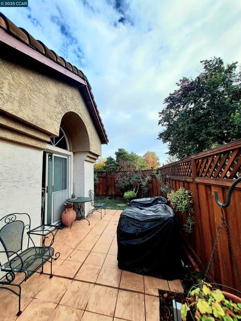 3080 Casadero Ct, Pleasanton CA: https://media.crmls.org/mediaz/e2d24aed-f5f5-40c3-93ed-95b9c197e4af.jpg