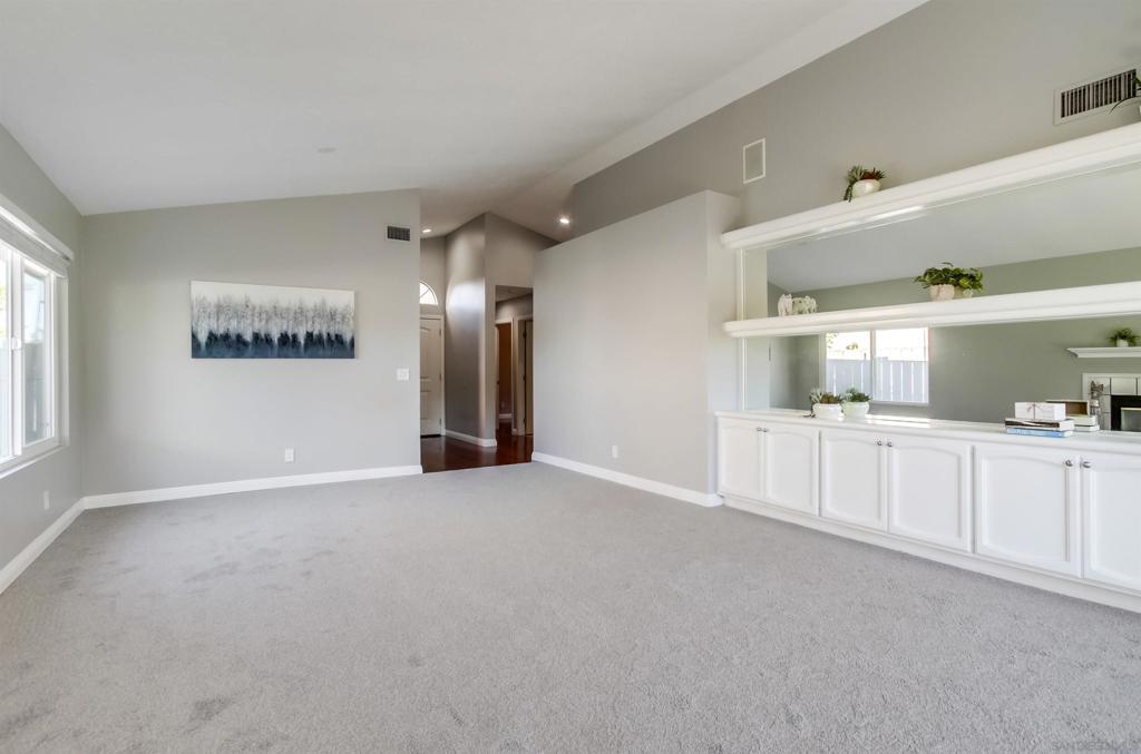 MLS #250043618SD image #5