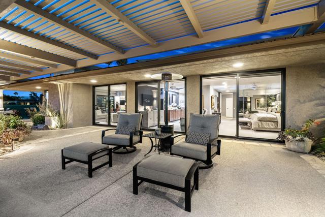 4 Saint Marys Court, Rancho Mirage CA: https://media.crmls.org/mediaz/e2d2ff19-29f9-4174-93de-b37c4f93a105.jpg
