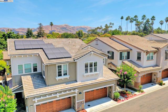 41538 Casabella Cmn, Fremont CA: https://media.crmls.org/mediaz/e2d34828-e3c5-49b8-9ffb-7c7ef70b2f52.jpg