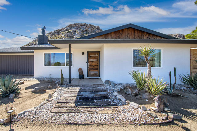 61093 Prescott Trail, Joshua Tree CA: https://media.crmls.org/mediaz/e2d3a590-915c-47dd-bcc0-c23ba9d102cb.jpg