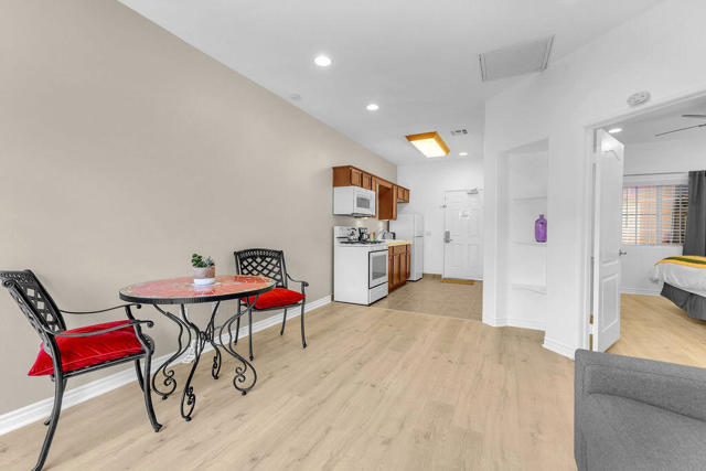 12622 Miracle Hill Road, Desert Hot Springs CA: https://media.crmls.org/mediaz/e2d46e85-7565-4af4-a3b8-a6ccea9b204b.jpg