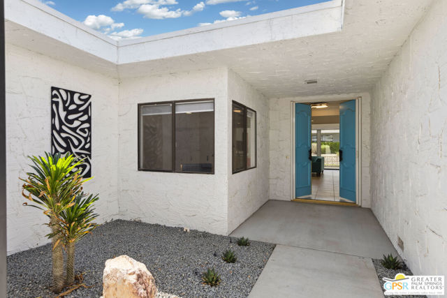 2455 S Madrona Drive, Palm Springs CA: https://media.crmls.org/mediaz/e2d5fa05-0194-4f48-96c9-42192e4744fd.jpg