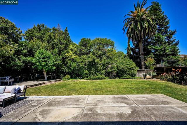 3701 Sattler Dr, Concord CA: https://media.crmls.org/mediaz/e2d61c2f-833b-4246-b26c-4fd75129e5f3.jpg