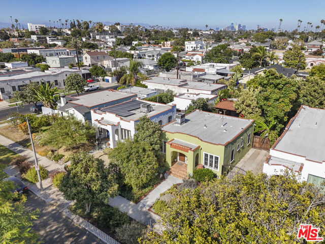 3010 11th Avenue, Los Angeles CA: https://media.crmls.org/mediaz/e2d62f29-5ec3-40c2-9aa6-46d5236e5444.jpg