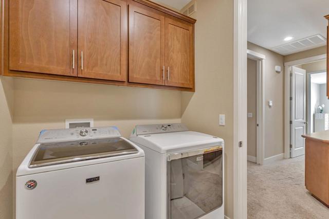 1575 Sunflower Drive, Hollister CA: https://media.crmls.org/mediaz/e2d6c24e-74dd-4d4f-9ae1-4be6e7d41359.jpg