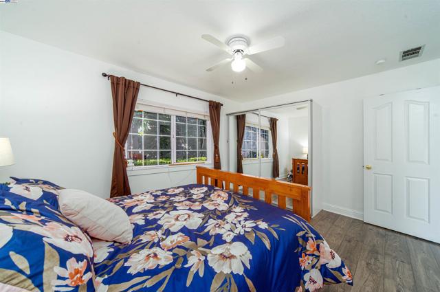 37621 Glenmoor Dr, Fremont CA: https://media.crmls.org/mediaz/e2d76832-99cd-4999-8b7a-a6947bdf9a78.jpg