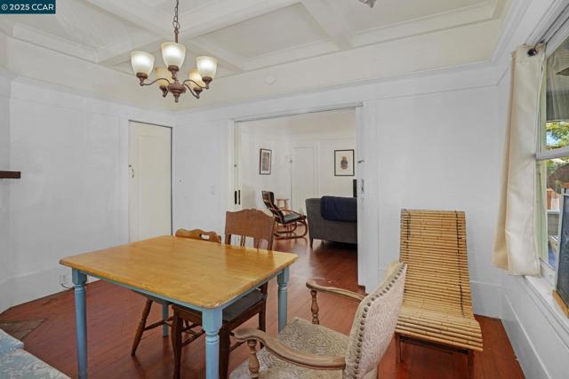 2006 Parker St, Berkeley CA: https://media.crmls.org/mediaz/e2d77366-de82-4efe-9c2b-25f0c330f8d2.jpg