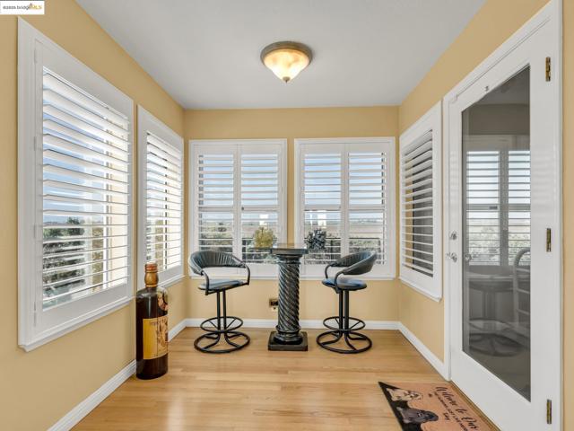 17035 TERMINOUS RD, Isleton CA: https://media.crmls.org/mediaz/e2d7bfd0-a2f0-470f-9f1f-faaa5b6e25ce.jpg