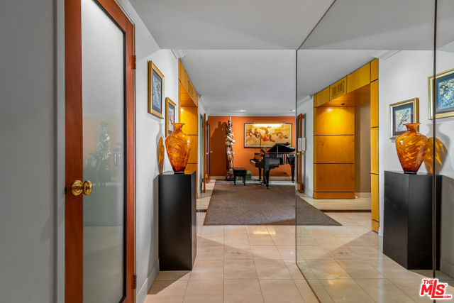 Image 1 of 26 For 851 Kings Road 207
