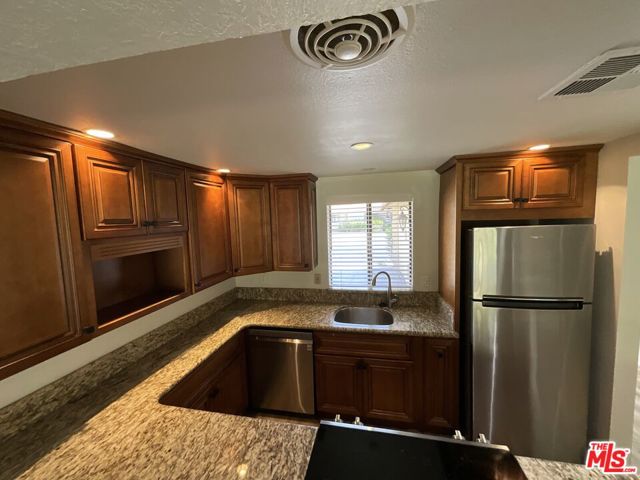 40588 Pebble Beach Circle, Palm Desert CA: https://media.crmls.org/mediaz/e2d84b48-8f40-4d9c-ac3e-8fb4d84129d6.jpg