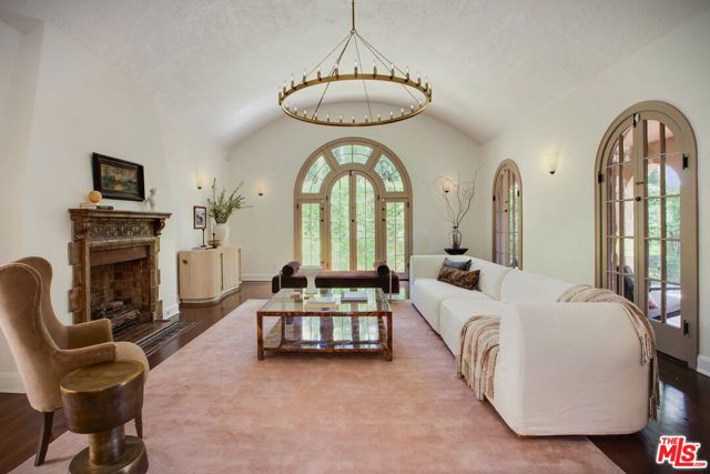 1900 N Serrano Avenue, Los Angeles CA: https://media.crmls.org/mediaz/e2d9bee5-90ed-459f-a93f-499cfb7cb74d.jpg