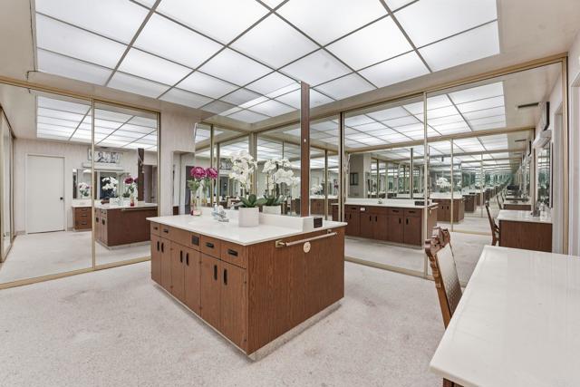 9902 Heavenly Way, La Mesa CA: https://media.crmls.org/mediaz/e2db69e0-98ea-4658-bad3-8161a94d5328.jpg