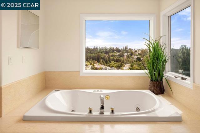 6585 Swainland Rd, Oakland CA: https://media.crmls.org/mediaz/e2db956c-b3d0-4399-9470-75d705a93281.jpg