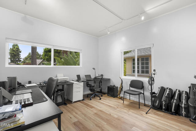 4160 Madison Avenue, Culver City CA: https://media.crmls.org/mediaz/e2dc3892-0141-4c0b-9000-6b77c2ece1ac.jpg