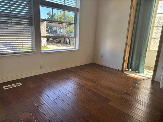 Image 3 of 6 For 427 Shorewood Lane