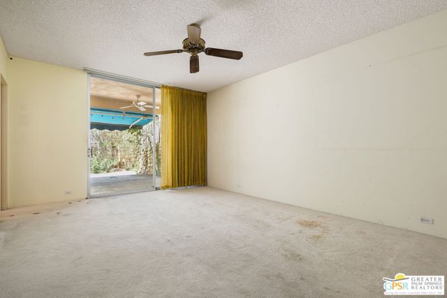 493 Desert Lakes Drive, Palm Springs CA: https://media.crmls.org/mediaz/e2dde53d-1b9f-4129-8ab5-d1c8d95fac24.jpg