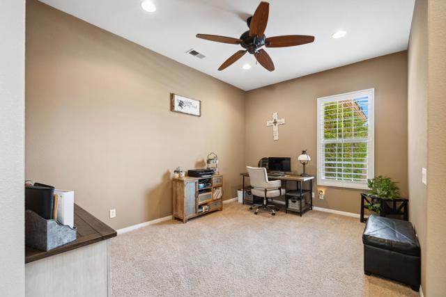 79976 Castille Drive, La Quinta CA: https://media.crmls.org/mediaz/e2de06f5-4013-4265-8f1f-4d008967bf12.jpg