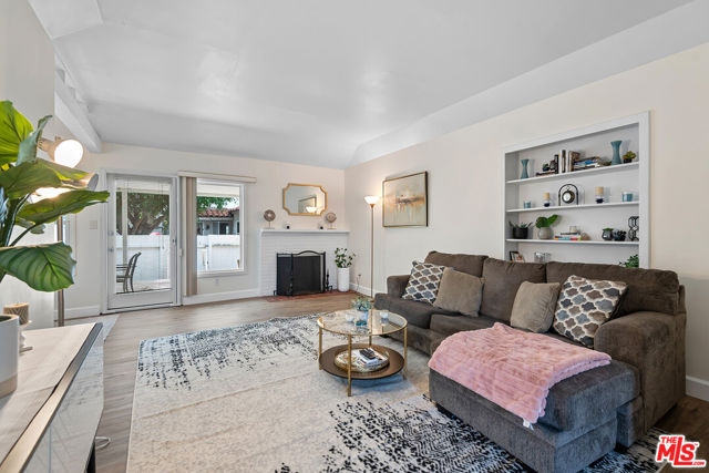 1034 Euclid Street, Santa Monica, California 90403, ,Multi-Family,For Sale,Euclid,24426129