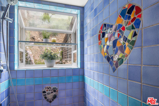 1639 Oak Drive, Topanga CA: https://media.crmls.org/mediaz/e2de524d-7dd2-4931-a321-e3d632b84064.jpg