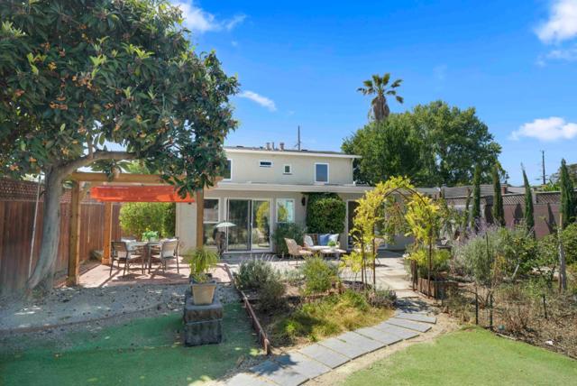 2238 Lincoln Street, East Palo Alto CA: https://media.crmls.org/mediaz/e2de7311-e828-4ecd-9248-2bcc6e799241.jpg