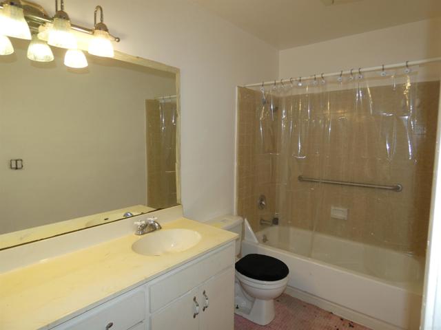 9428 Eucalyptus Street, Spring Valley CA: https://media.crmls.org/mediaz/e2dea437-2242-4d03-bcac-c82c866cd4ea.jpg