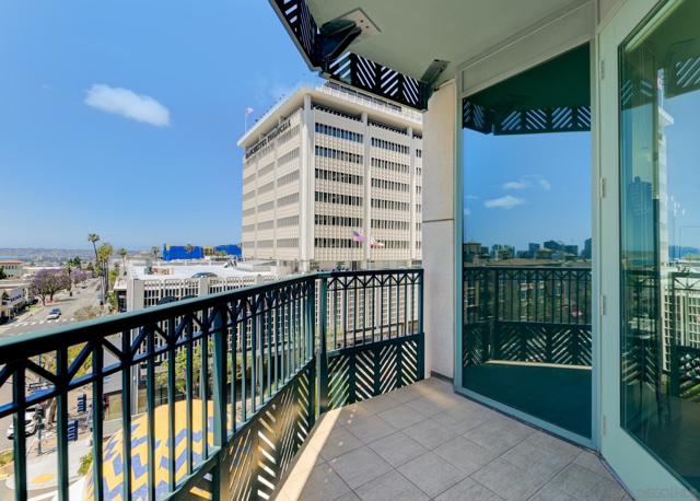 2500 6Th Ave, San Diego CA: https://media.crmls.org/mediaz/e2df5bfa-731a-4fee-a4b9-d3cbb05cb15f.jpg