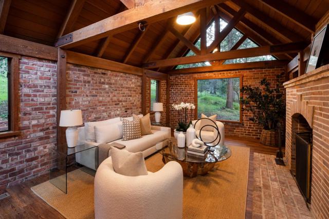 23200 Encinal Court, Los Altos Hills CA: https://media.crmls.org/mediaz/e2dfd12b-2990-4b76-83b9-6e308ff224b8.jpg