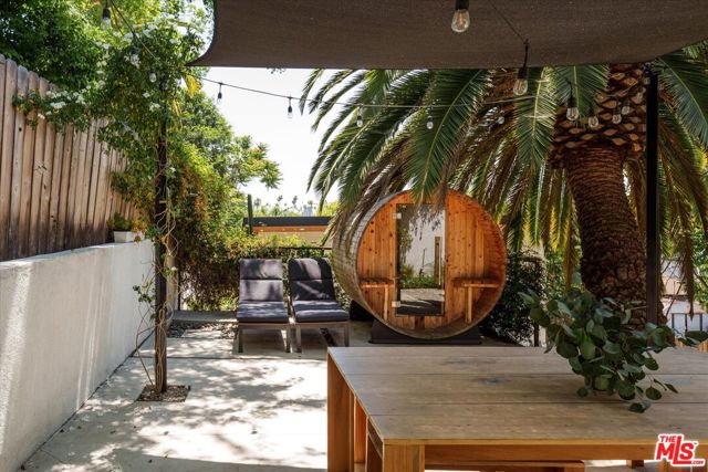 3746 Randolph Avenue, Los Angeles CA: https://media.crmls.org/mediaz/e2e007c6-fcce-4f69-969b-21de037d49cd.jpg