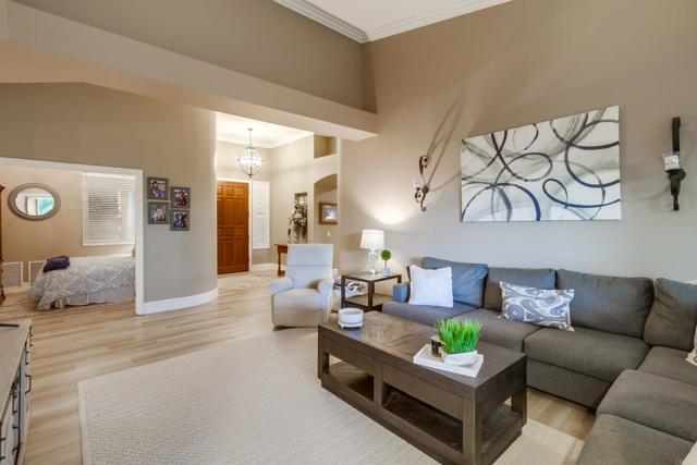 375 Camino Bailen, Escondido CA: https://media.crmls.org/mediaz/e2e01237-0373-4d55-8e21-b6934b1b0a53.jpg