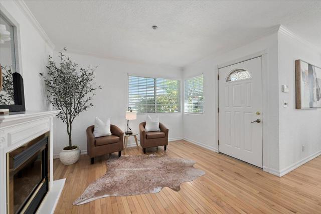 20 S Kingston Street, San Mateo CA: https://media.crmls.org/mediaz/e2e090bd-7d48-4632-88e4-5a4eb81641e9.jpg