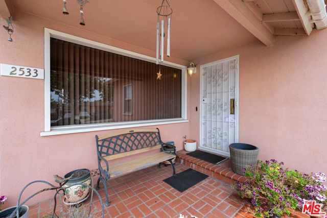 2533 W 118th Place, Hawthorne CA: https://media.crmls.org/mediaz/e2e0cc74-50bc-44b3-a8cb-b87635dcbe09.jpg