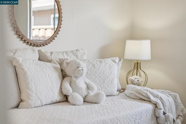 243 Santa Fe Dr, Walnut Creek CA: https://media.crmls.org/mediaz/e2e101cf-de94-43a6-a696-a7d840ff77eb.jpg
