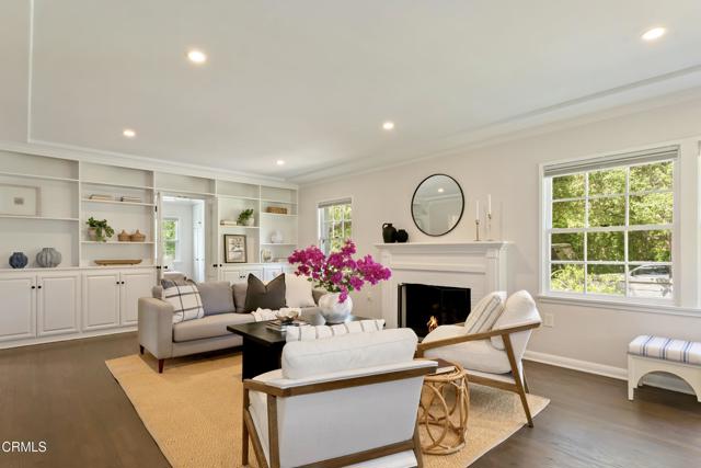 1236 New York Drive, Altadena CA: https://media.crmls.org/mediaz/e2e18920-3377-4641-b789-f8446e3c1538.jpg