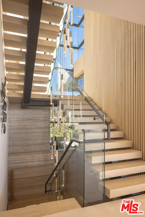 23917 Malibu Road, Malibu CA: https://media.crmls.org/mediaz/e2e1a57f-6416-407b-b67f-d9f2fe635d10.jpg