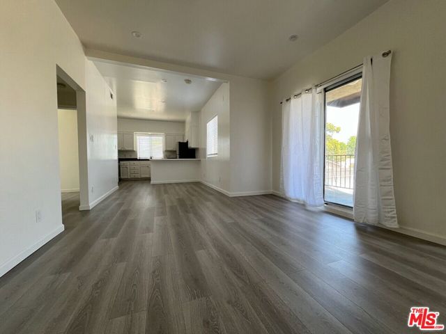 1837 18th Street, Santa Monica CA: https://media.crmls.org/mediaz/e2e1bc6c-05c9-4eb8-94cb-672a2ad16171.jpg