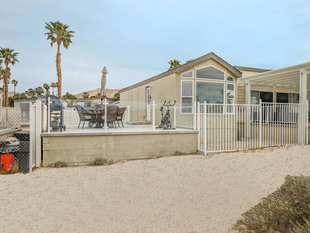70200 Dillon Road, Desert Hot Springs CA: https://media.crmls.org/mediaz/e2e1cf11-3850-4e87-bf62-020808373663.jpg