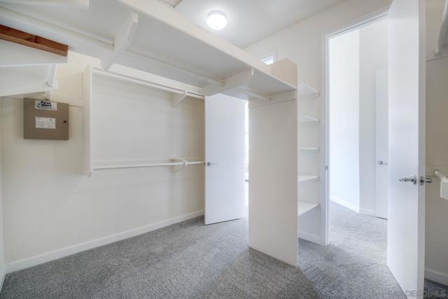 2785 Canyon Oak Pl, Escondido CA: https://media.crmls.org/mediaz/e2e1e0a7-7848-4f4f-8d38-af9b2dd05f98.jpg