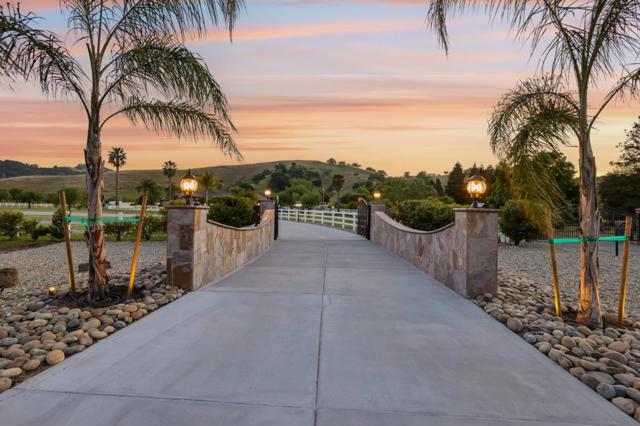 12755 Santa Teresa Boulevard, San Martin CA: https://media.crmls.org/mediaz/e2e23007-f838-4703-bce4-7a2a557059b6.jpg