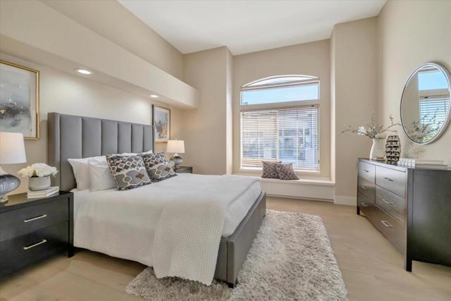 585 Shoal Circle,  CA: https://media.crmls.org/mediaz/e2e25419-799a-48ca-adee-4271fffa2573.jpg