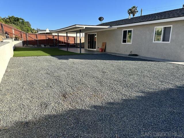 7684 Meadowbrook Ct, San Diego CA: https://media.crmls.org/mediaz/e2e3162e-a565-4123-88f0-b38edad80553.jpg